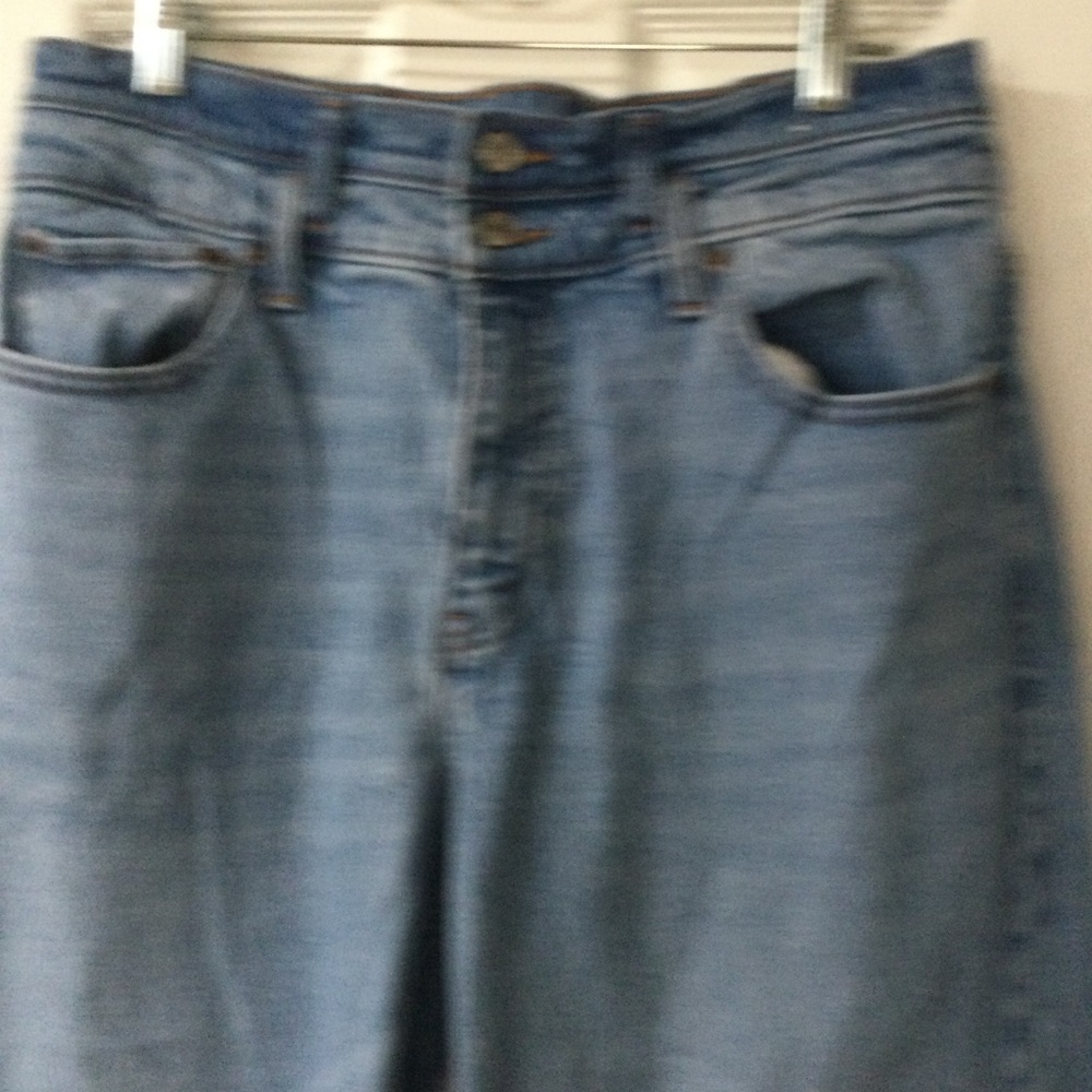 Abercrombie & Fitch The 90’s Relaxed Jean High Rise Light Wash Denim Size 31” - Picture 3 of 11
